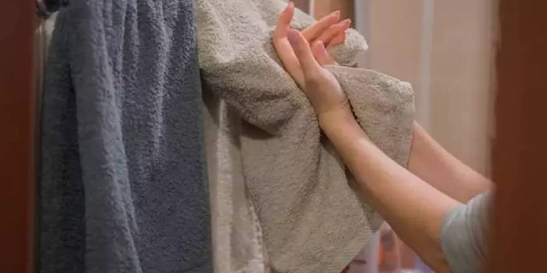 Ne sirke ne de karbonat! Yumuşatıcı kullanmadan aynı etkiyi gösteriyor: Doğal yolla havlularınız pamuk gibi oluyor 2